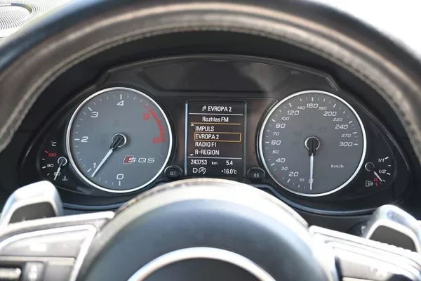 Audi SQ5 3.0 230 KW QUATTRO Bi-Xenon Ka - foto 26