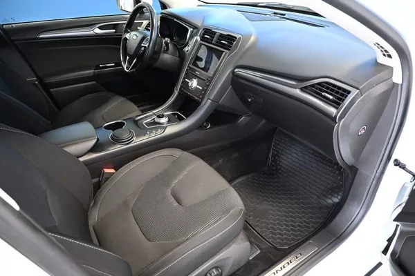 Ford Mondeo 2.0 140 KW LED SONY TITANIUM 8 - foto 11