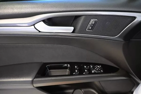 Ford Mondeo 2.0 140 KW LED SONY TITANIUM 8 - foto 21