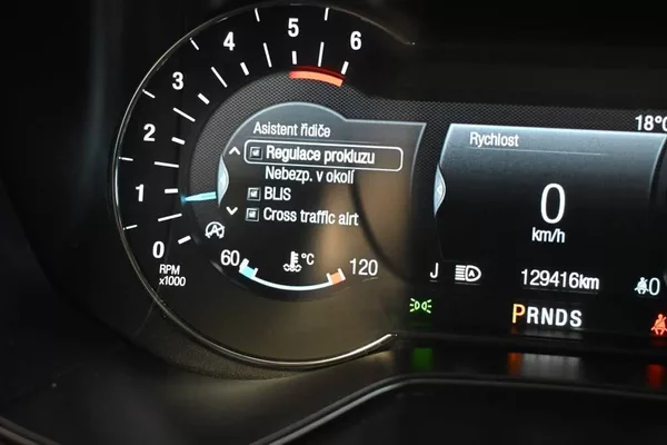 Ford Mondeo 2.0 140 KW LED SONY TITANIUM 8 - foto 27