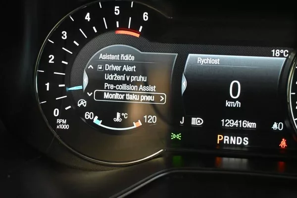 Ford Mondeo 2.0 140 KW LED SONY TITANIUM 8 - foto 28