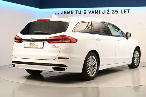 Ford Mondeo 2.0 140 KW LED SONY TITANIUM 8 - foto 5