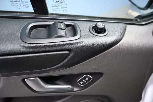 Ford Transit Custom 2.0 320 L2H1 9 Míst klima ACC - foto 10