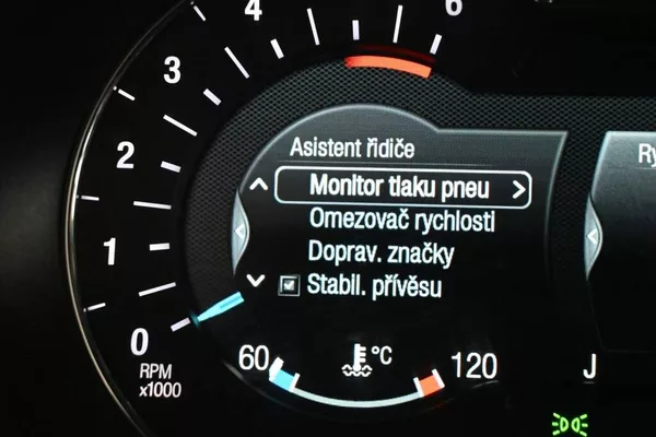 Ford S-MAX 2.0 7 Míst LED Tažné TITANIUM - foto 28