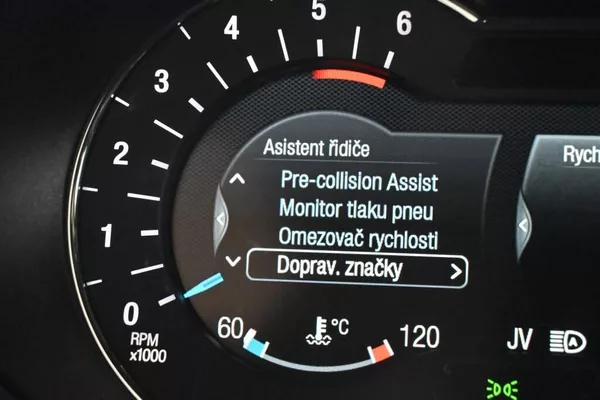 Ford Edge 2.0 ST-LINE 4x4 175KW LED ACC - foto 31