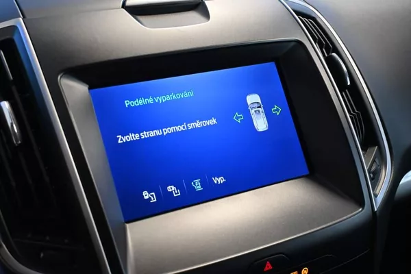 Ford S-MAX 2.5 140 KW FHEV Tažné Kamera D - foto 17