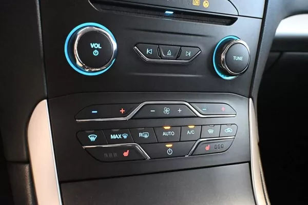 Ford S-MAX 2.5 140 KW FHEV Tažné Kamera D - foto 19