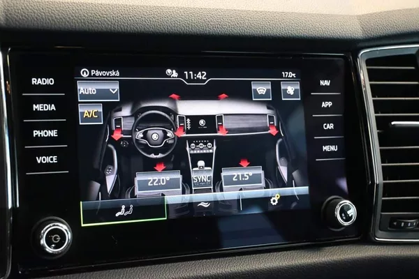 Škoda Kodiaq 2.0 STYLE DSG LED ACC Tažné TD - foto 18