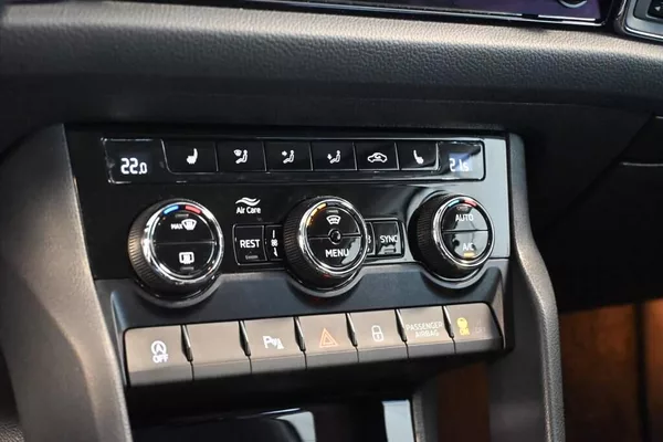 Škoda Kodiaq 2.0 STYLE DSG LED ACC Tažné TD - foto 20
