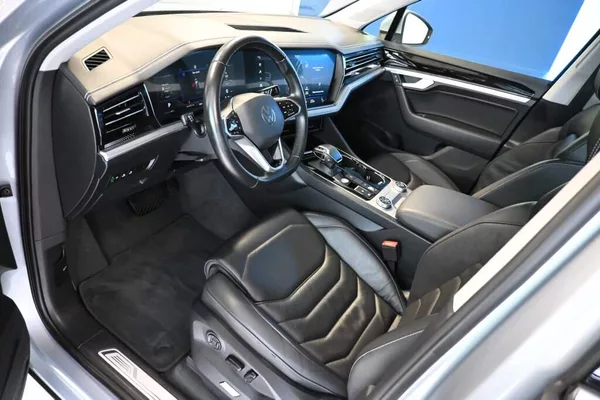 Volkswagen Touareg 3.0 4Motion LED ACC Vzduch Taž - foto 11