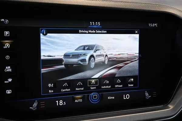 Volkswagen Touareg 3.0 4Motion LED ACC Vzduch Taž - foto 16