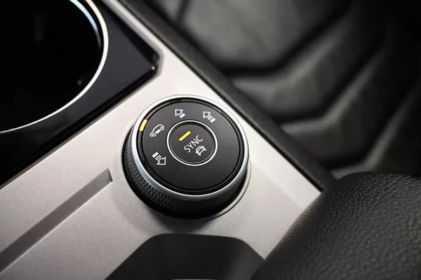 Volkswagen Touareg 3.0 4Motion LED ACC Vzduch Taž - foto 19