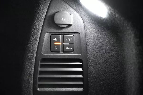 Volkswagen Touareg 3.0 4Motion LED ACC Vzduch Taž - foto 20