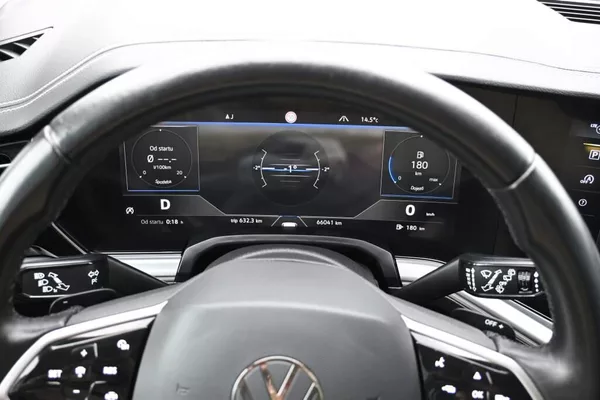Volkswagen Touareg 3.0 4Motion LED ACC Vzduch Taž - foto 26