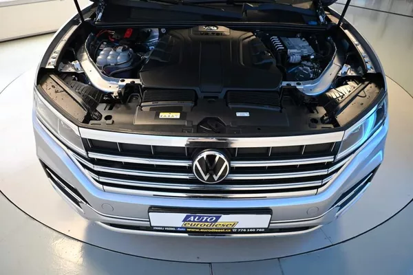 Volkswagen Touareg 3.0 4Motion LED ACC Vzduch Taž - foto 31