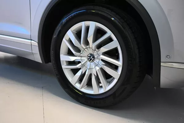 Volkswagen Touareg 3.0 4Motion LED ACC Vzduch Taž - foto 32