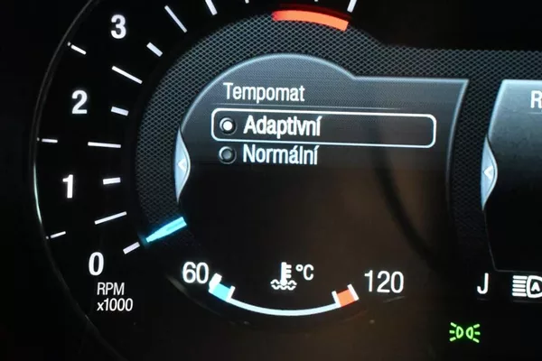 Ford Mondeo 2.0 140 KW LED SONY ACC 8AT EC - foto 32