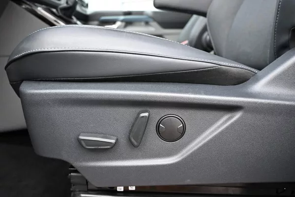 Ford Tourneo Custom 2.0 320 L2H1 8 Míst ACTIVE Taž - foto 30