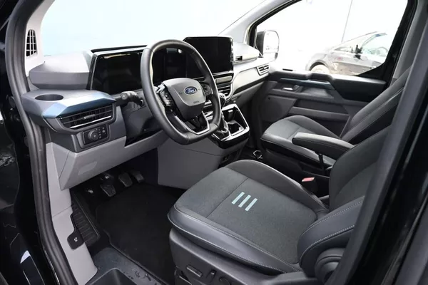 Ford Tourneo Custom 2.0 320 L2H1 8 Míst ACTIVE Taž - foto 9