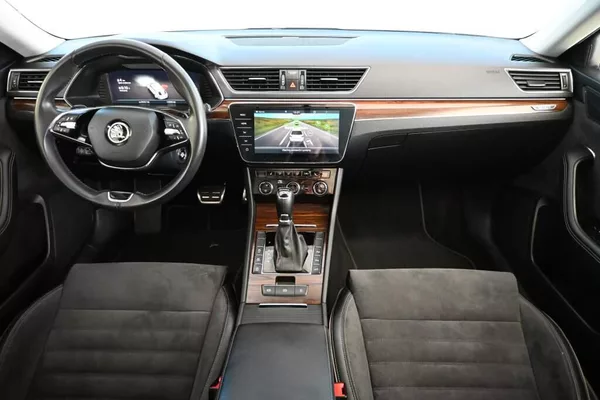 Škoda Superb 2.0 DSG 4x4 SCOUT Matrix LED T - foto 12