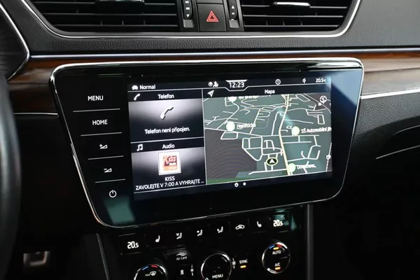 Škoda Superb 2.0 DSG 4x4 SCOUT Matrix LED T - foto 17