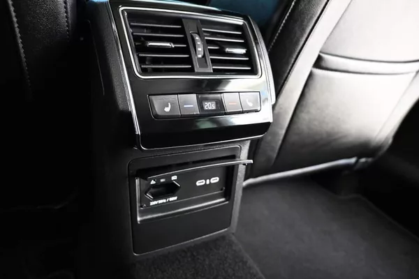 Škoda Superb 2.0 DSG 4x4 SCOUT Matrix LED T - foto 24
