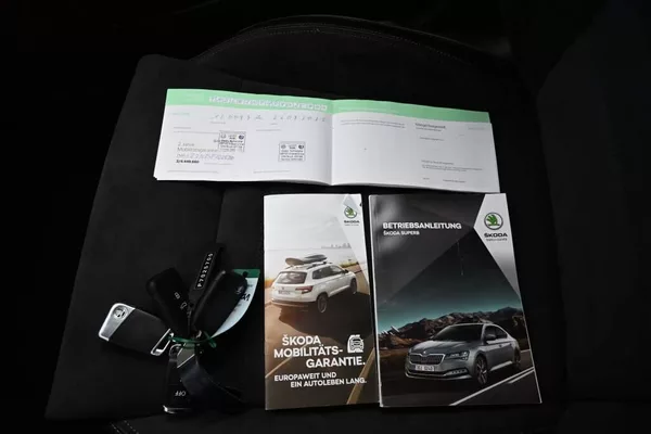 Škoda Superb 2.0 DSG 4x4 SCOUT Matrix LED T - foto 34