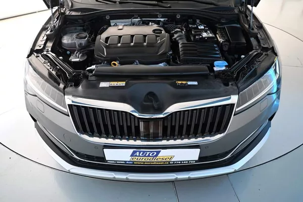 Škoda Superb 2.0 DSG 4x4 SCOUT Matrix LED T - foto 39