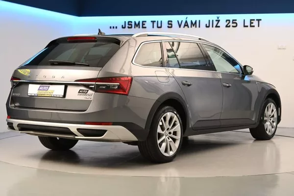Škoda Superb 2.0 DSG 4x4 SCOUT Matrix LED T - foto 5