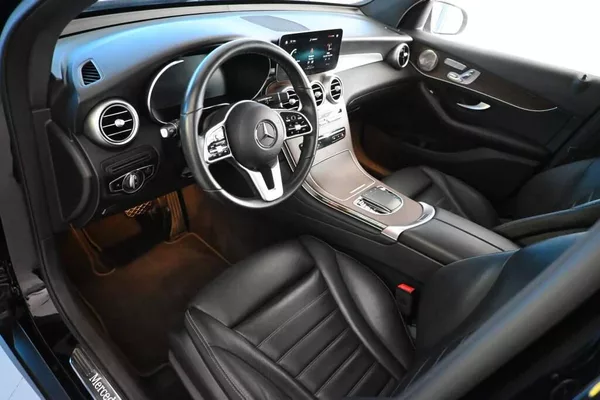 Mercedes-Benz GLC 2.0 300 E 4MATIC 9G-TRONIC LED - foto 11