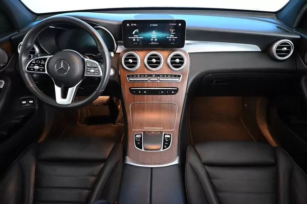 Mercedes-Benz GLC 2.0 300 E 4MATIC 9G-TRONIC LED - foto 12