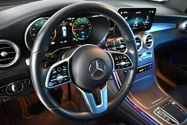 Mercedes-Benz GLC 2.0 300 E 4MATIC 9G-TRONIC LED - foto 14