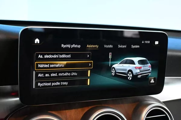 Mercedes-Benz GLC 2.0 300 E 4MATIC 9G-TRONIC LED - foto 20