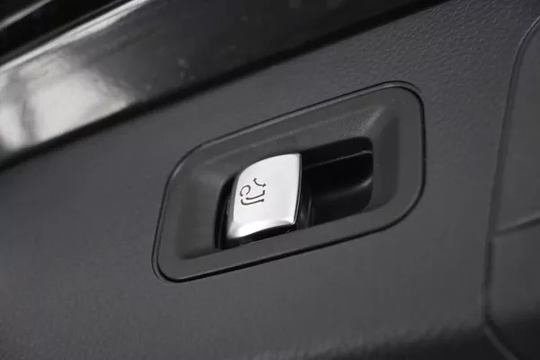 Mercedes-Benz GLC 2.0 300 E 4MATIC 9G-TRONIC LED - foto 29