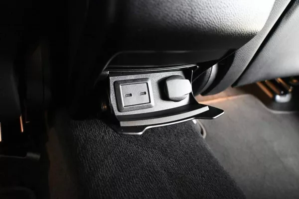 Mercedes-Benz GLC 2.0 300 E 4MATIC 9G-TRONIC LED - foto 36