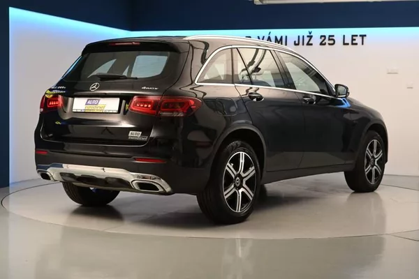 Mercedes-Benz GLC 2.0 300 E 4MATIC 9G-TRONIC LED - foto 5