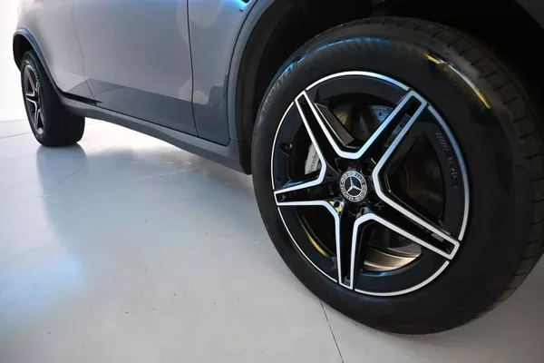 Mercedes-Benz GLC 2.0 4Matic 9G-TRONIC AMG Line - foto 37