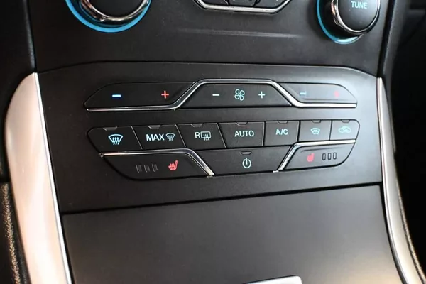 Ford S-MAX 2.0 ST-LINE LED Tažné 8AT ECOB - foto 19