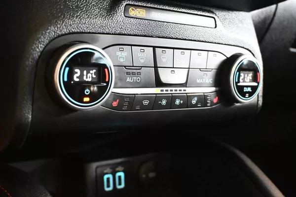 Ford Kuga 1.5 ST-LINE X LED ACC Tažné BO - foto 22