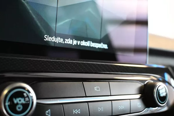 Ford Kuga 1.5 ST-LINE X LED ACC Tažné BO - foto 35