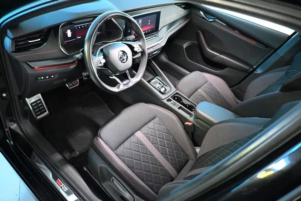 Škoda Octavia 2.0 RS DSG 147KW Matrix LED Vi - foto 11