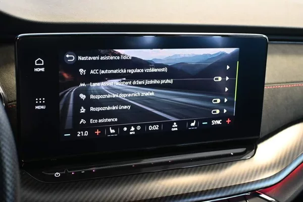 Škoda Octavia 2.0 RS DSG 147KW Matrix LED Vi - foto 22