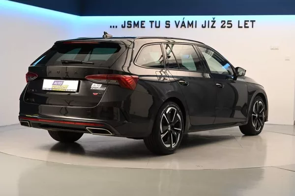 Škoda Octavia 2.0 RS DSG 147KW Matrix LED Vi - foto 5