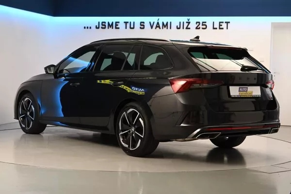 Škoda Octavia 2.0 RS DSG 147KW Matrix LED Vi - foto 7