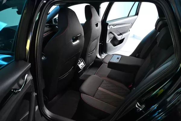 Škoda Octavia 2.0 RS DSG 147KW Matrix LED Vi - foto 9