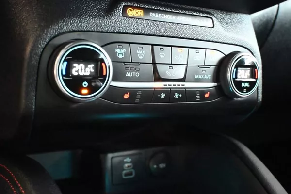 Ford Kuga 2.0 ST-LINE X LED ACC BO Tažné - foto 24