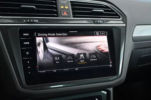 Volkswagen Tiguan 2.0 4Motion Urban Sport 147KW - foto 18