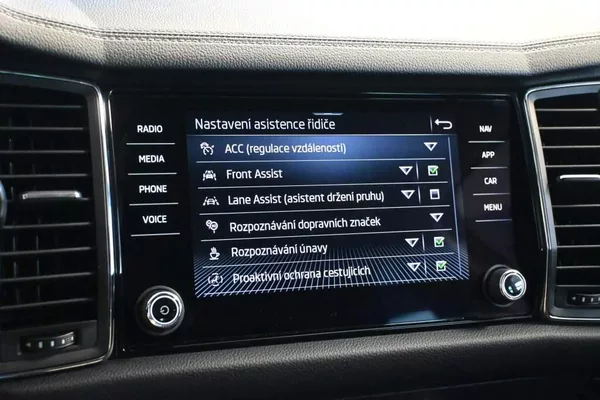 Škoda Kodiaq 2.0 LED DSG VIRTUAL ACC Kamera - foto 19