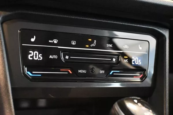 Volkswagen Tiguan Allspace 2.0 DSG LED ACC VIRTUAL Tažné - foto 20