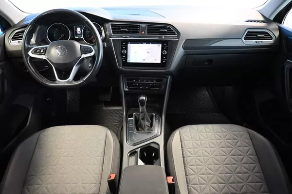 Volkswagen Tiguan 2.0 DSG LED ACC Kamera Tažné T - foto 12